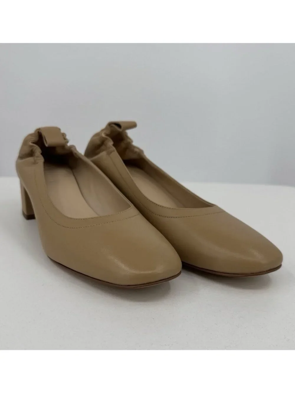 Everlane Italian Leather Day Heel Light Taupe 9.5 Women's Elastic Back Comfort